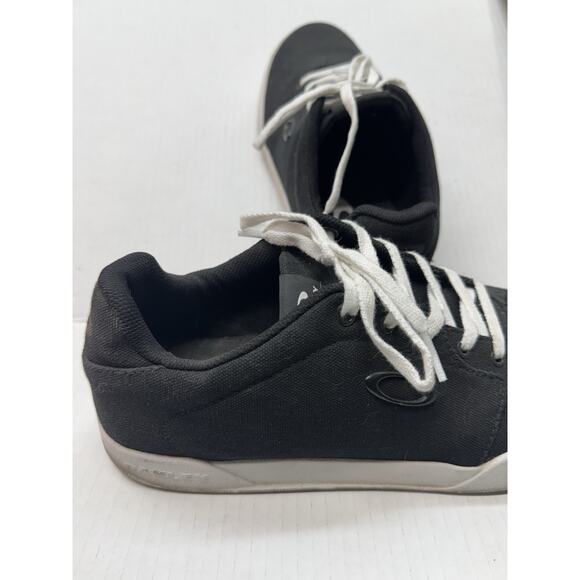 Oakley Canvas Flyer Men's Shoes Size US 10 Black Preowned GUC - Picture 4 of 6